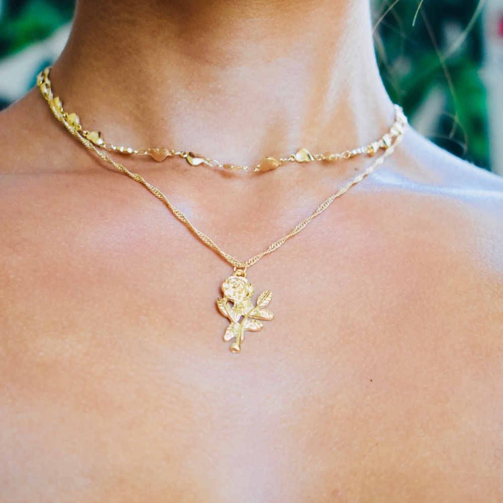 GOLD ROSE NECKLACE | 72 hr BUNDLE SALE FREE
